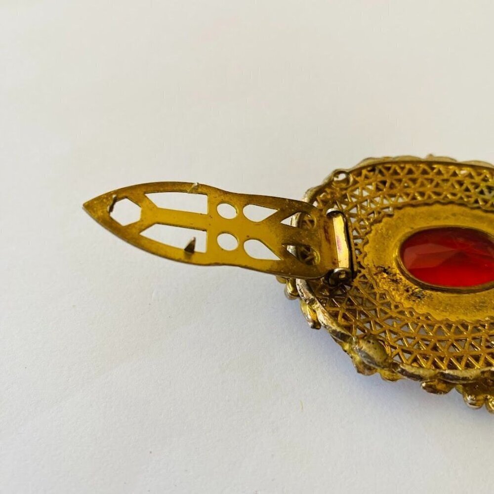 Vintage Raspberry Glass Dress Clip Brooch Gold Filigree Dress Clip Art Deco - Picture 7 of 10